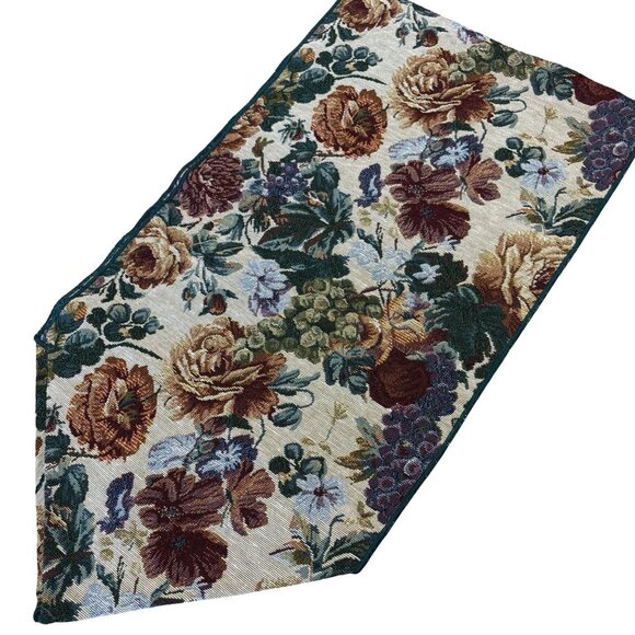 Vintage Style Grannycore Pointed Triangle Tapestry Table Runner Fall Mums 51” - Picture 3 of 5